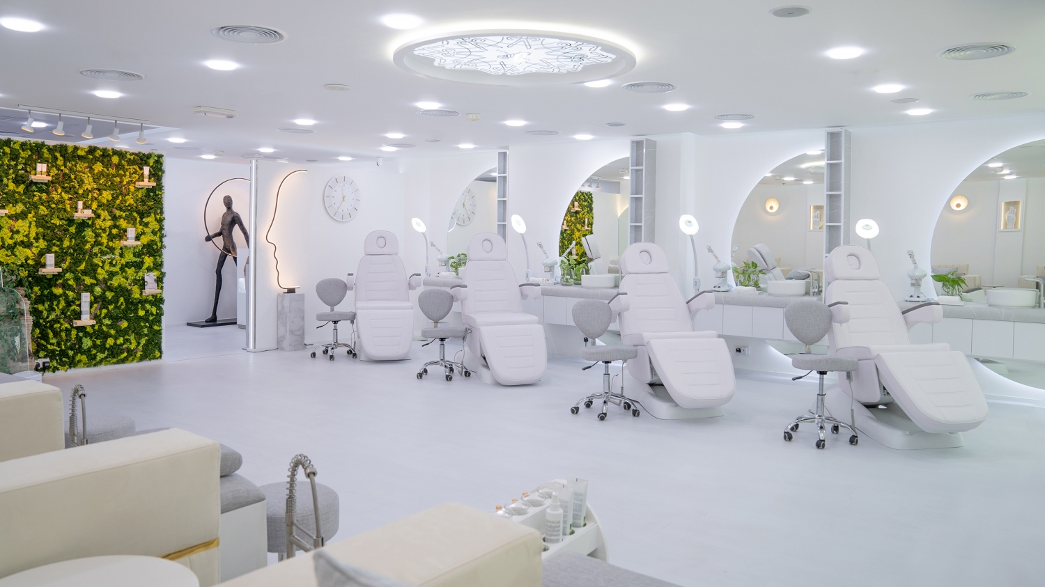 SKILLS Grooming Lounge - Facial, Manicure, Pedicure, Foot Spa